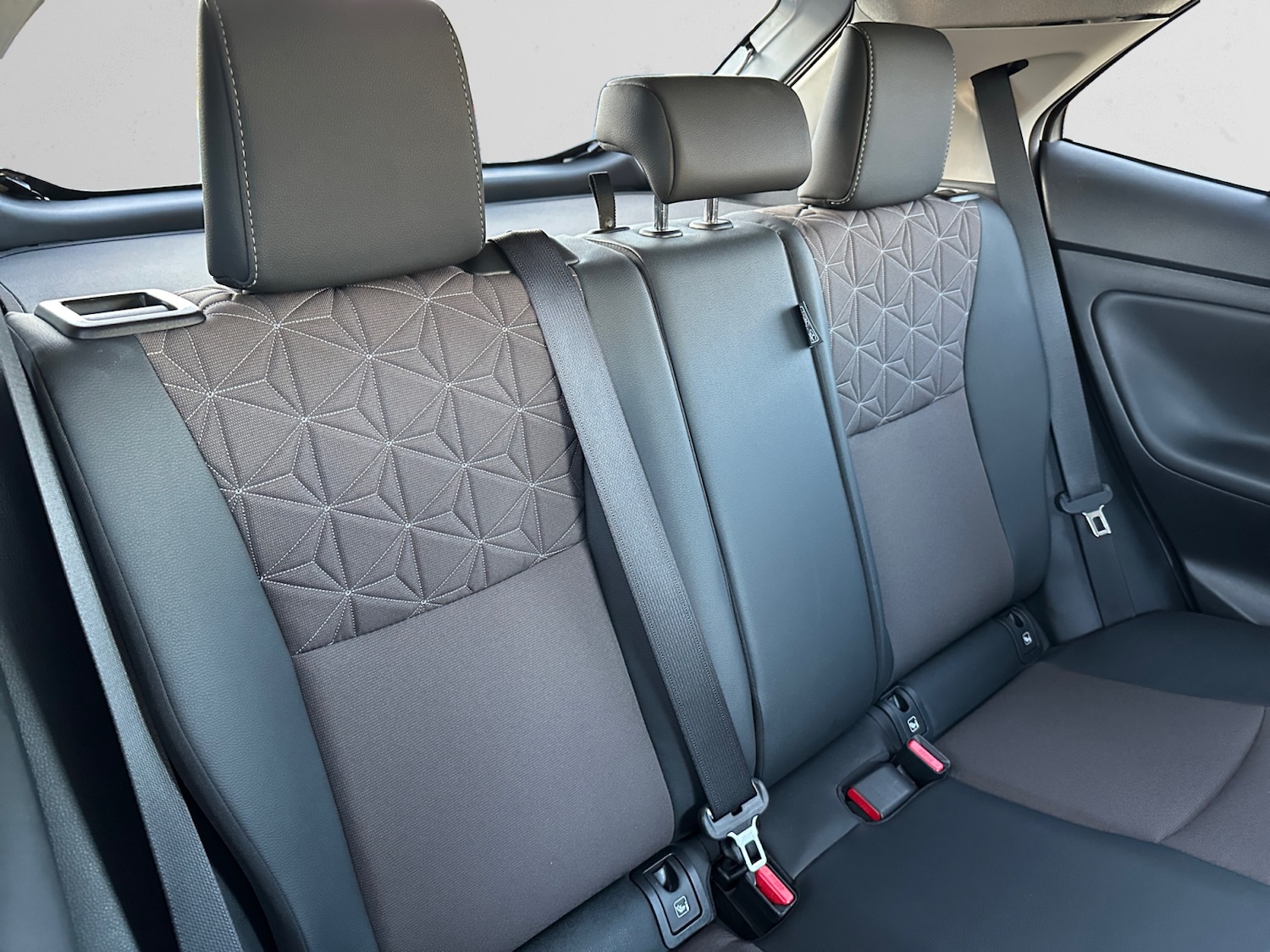 Used Toyota Yaris Cross 2024 for sale - 77071025: Photo 11