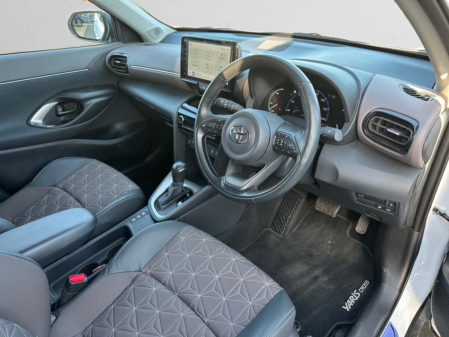 Used Toyota Yaris Cross 2024 for sale - 77071025: Photo 14