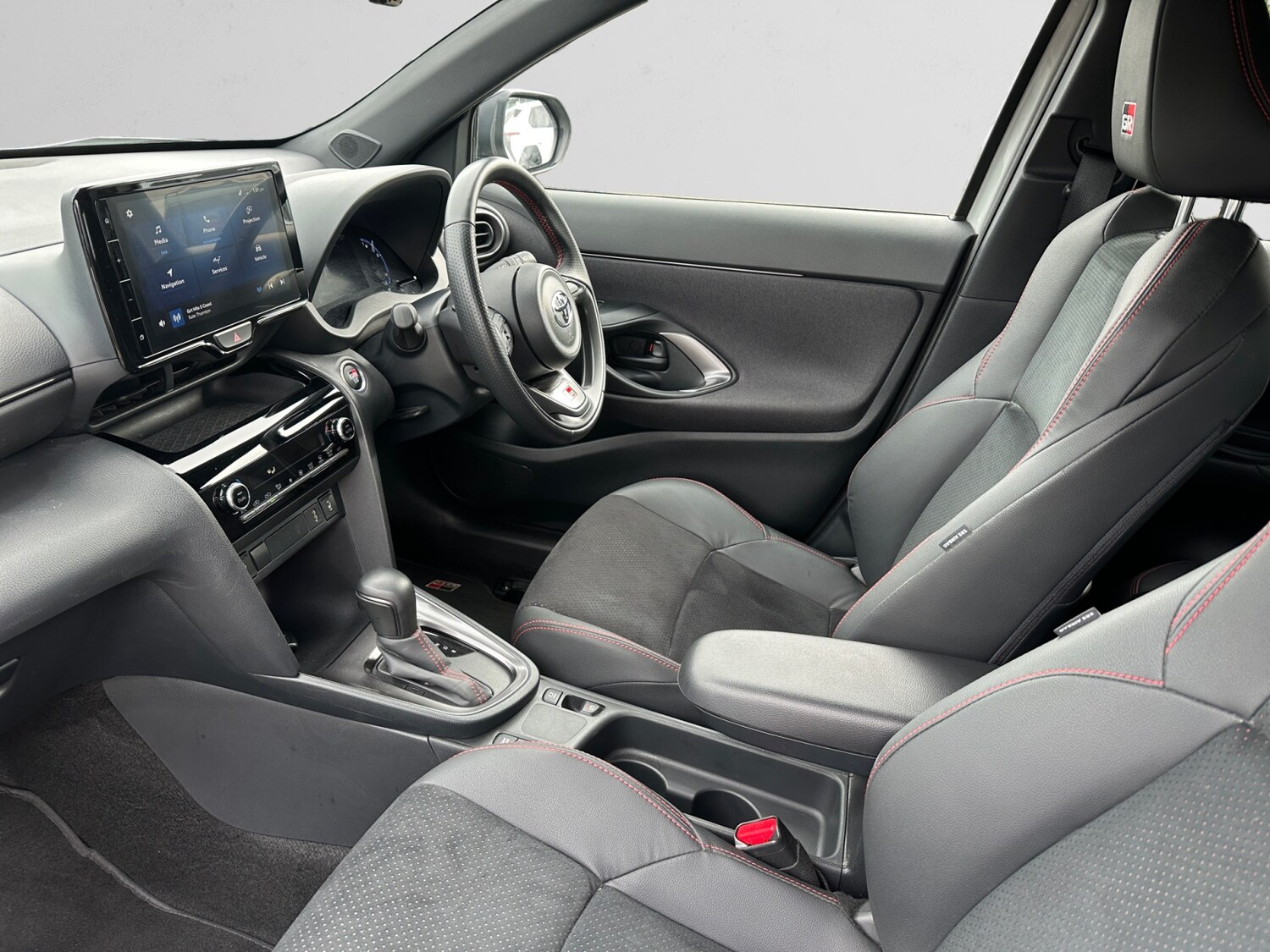 Used Toyota Yaris Cross 2024 for sale - 77885447: Photo 6