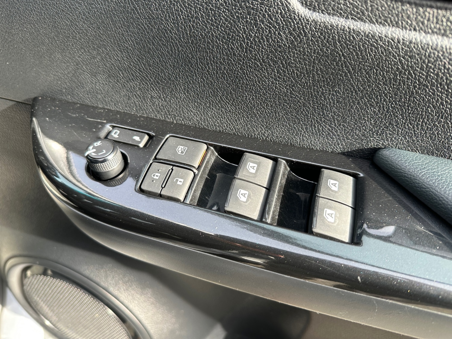 Used Toyota Hilux 2023 for sale - 77581325: Photo 27