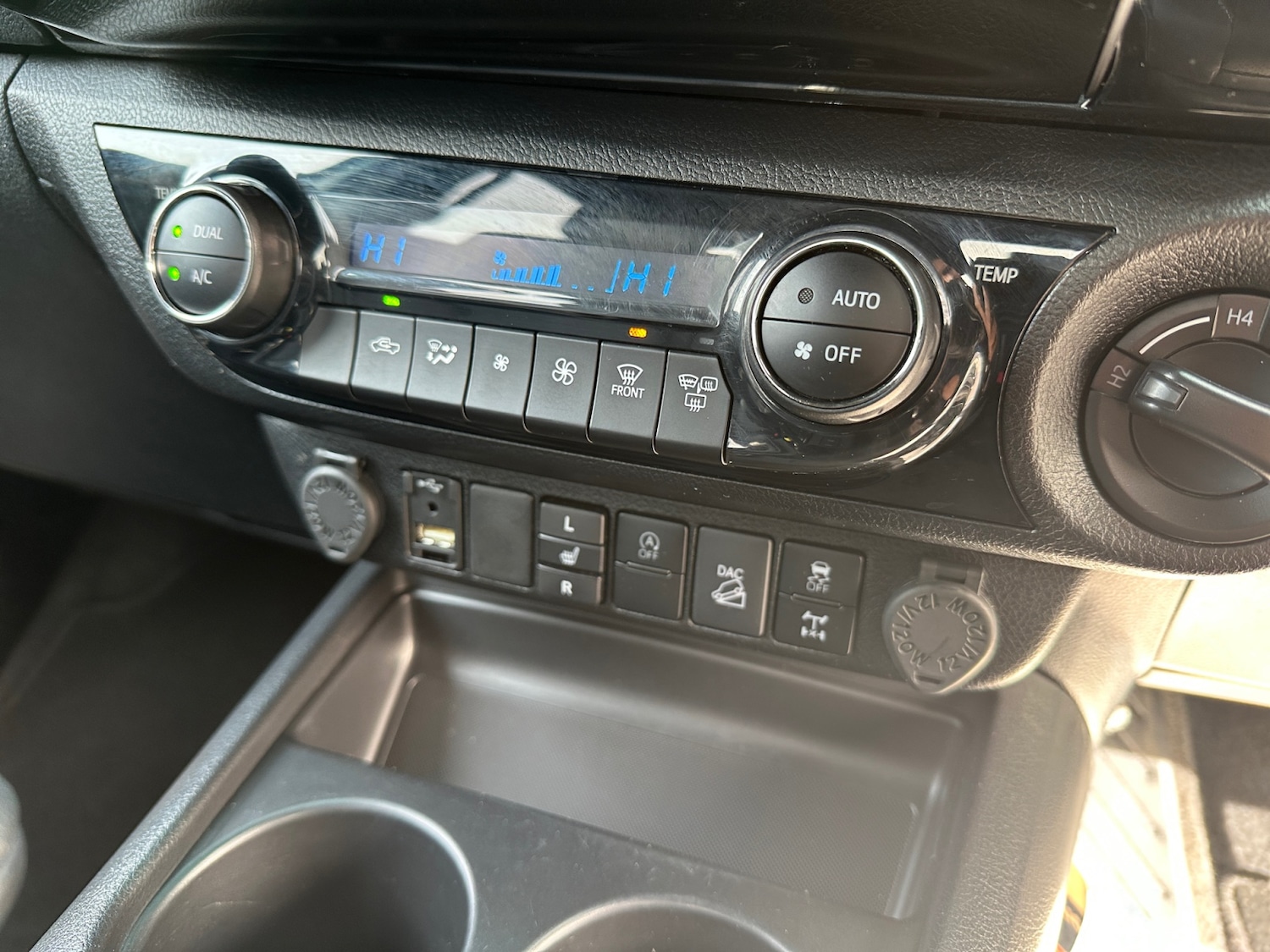 Used Toyota Hilux 2023 for sale - 77581325: Photo 7