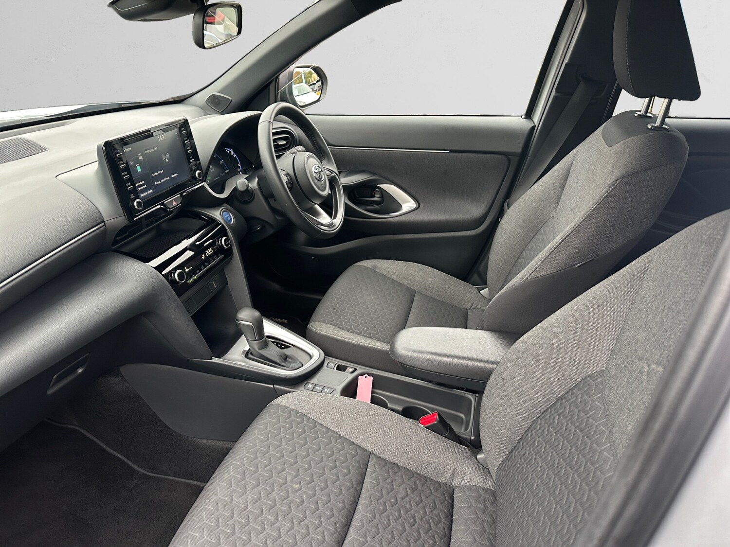 Used Toyota Yaris Cross 2024 for sale - 77492598: Photo 6