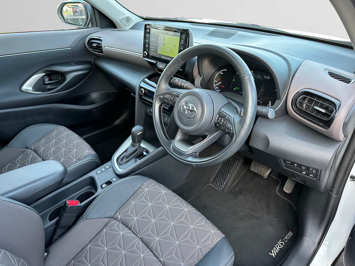 Used Toyota Yaris Cross 2023 for sale - 76717255: Photo 14