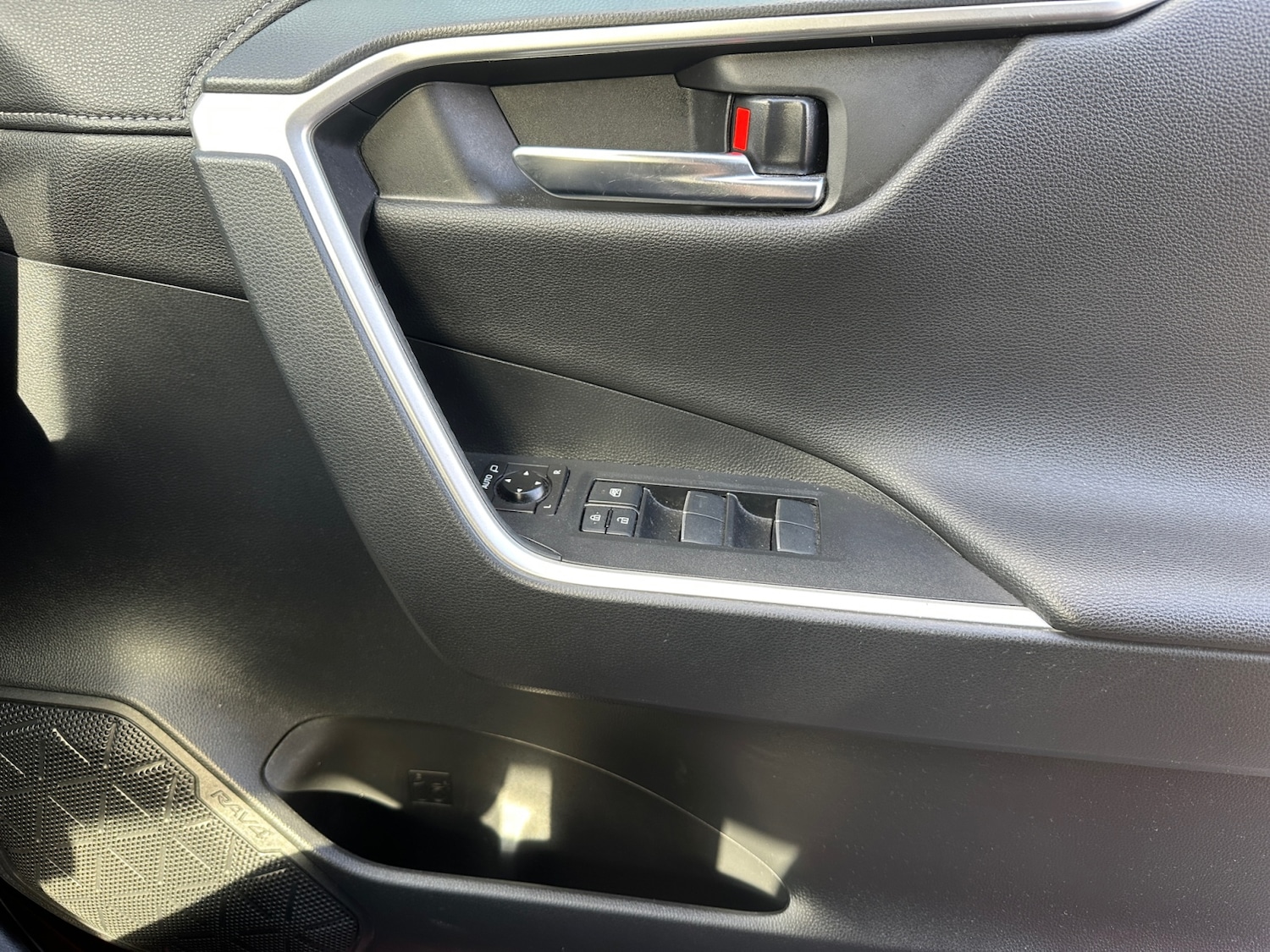 Used Toyota RAV4 2019 for sale - 76533683: Photo 27