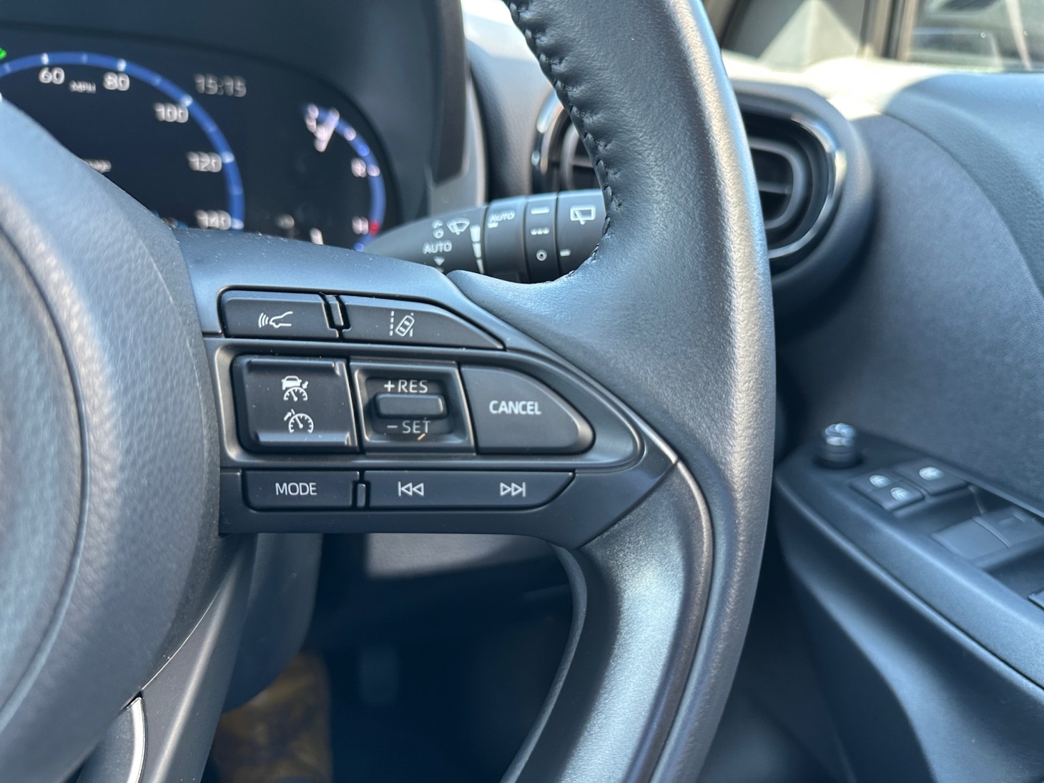 Used Toyota Yaris Cross 2023 for sale - 76533914: Photo 25