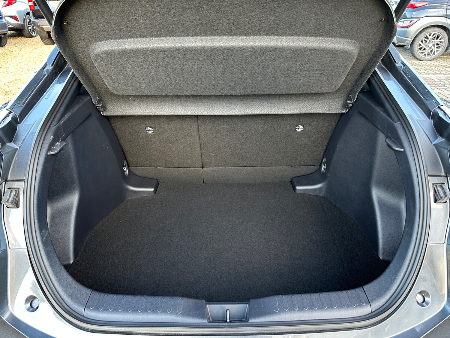 Used Toyota C-HR 2023 for sale - 76615068: Photo 20