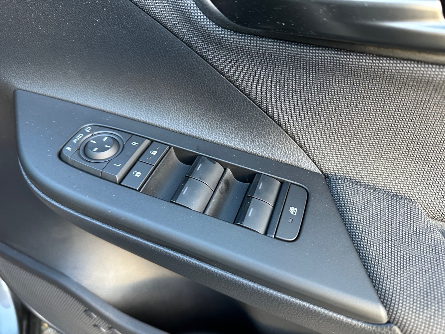 Used Toyota C-HR 2023 for sale - 76615068: Photo 27