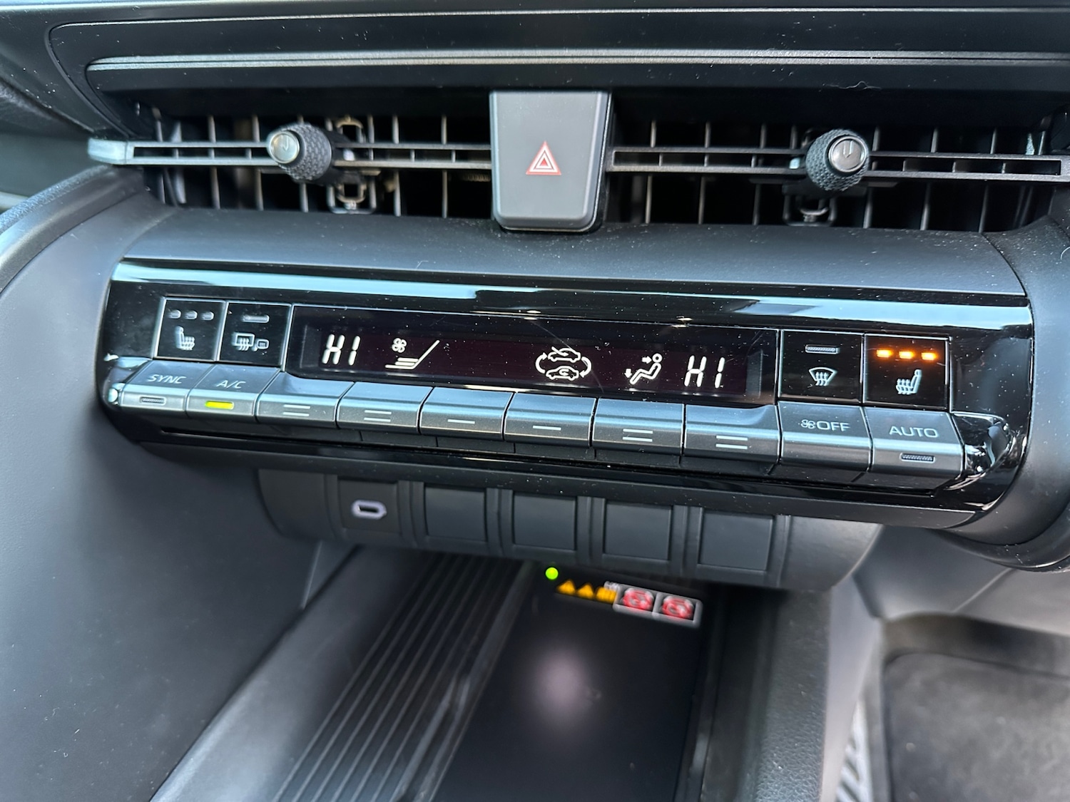 Used Toyota C-HR 2023 for sale - 76615068: Photo 7