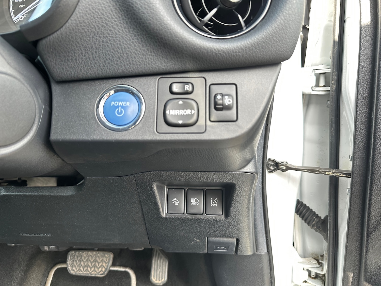 Used Toyota Yaris 2017 for sale - 77810123: Photo 25