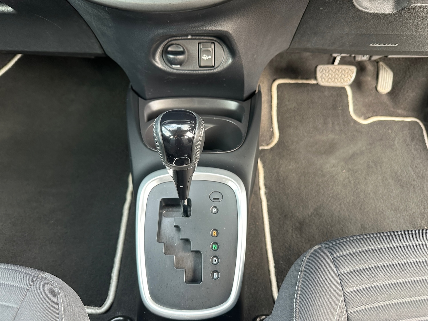 Used Toyota Yaris 2017 for sale - 77810123: Photo 9