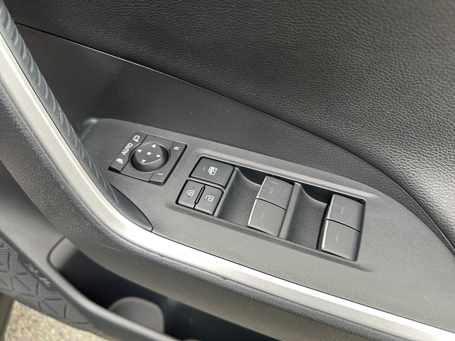 Used Toyota RAV4 2022 for sale - 76533932: Photo 27