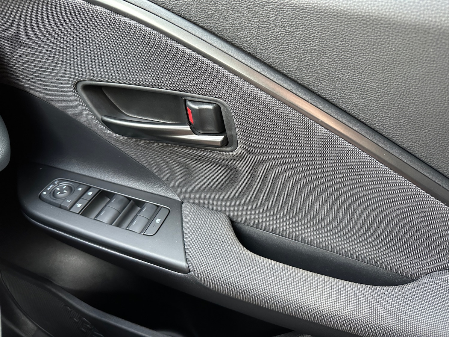 Used Toyota C-HR 2024 for sale - 76841880: Photo 27