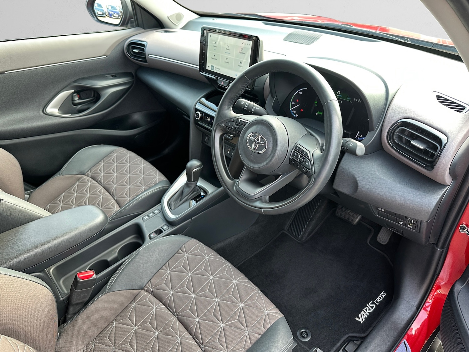 Used Toyota Yaris Cross 2024 for sale - 77995153: Photo 14