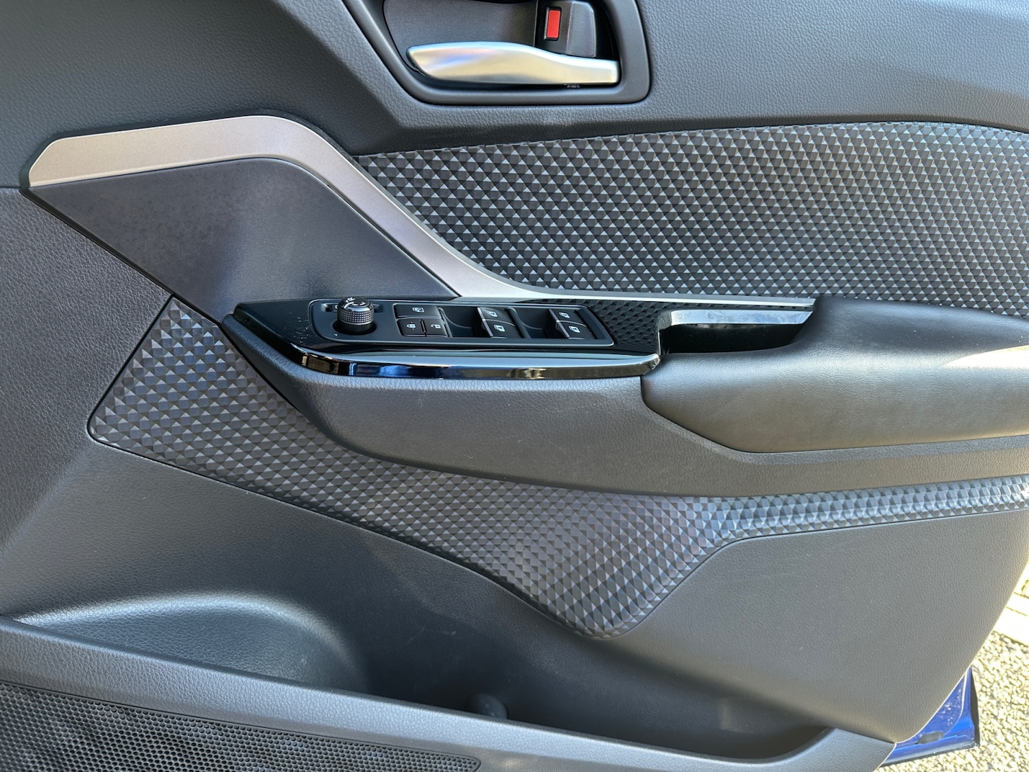 Used Toyota C-HR 2018 for sale - 77225085: Photo 27