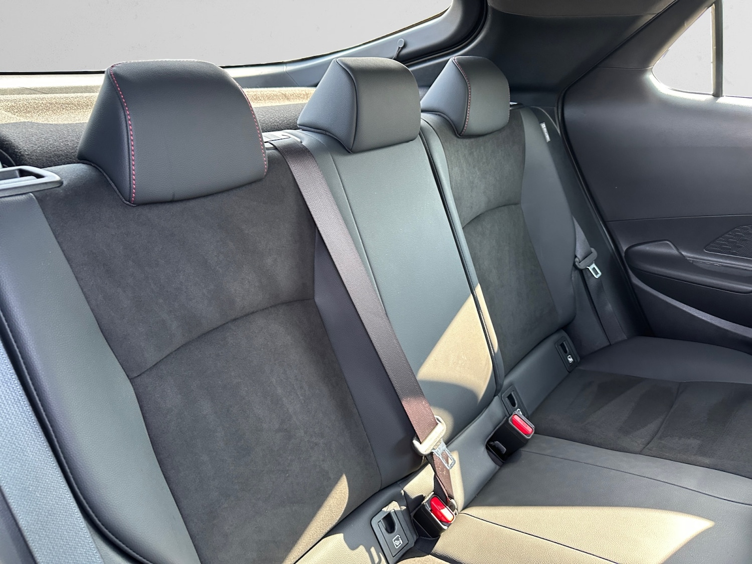 Used Toyota C-HR 2025 for sale - 77965211: Photo 11