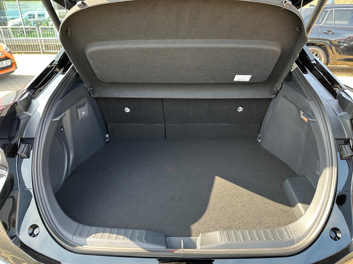 Used Toyota C-HR 2025 for sale - 77965211: Photo 20