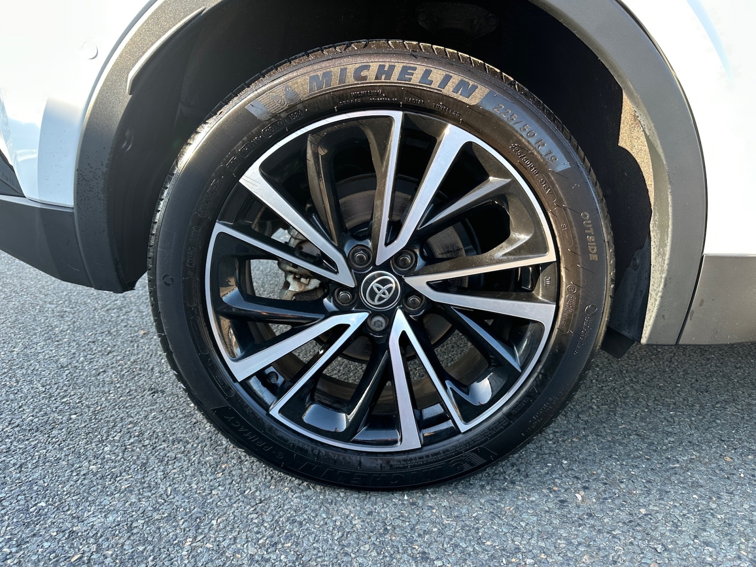 Used Toyota C-HR 2024 for sale - 77660360: Photo 24