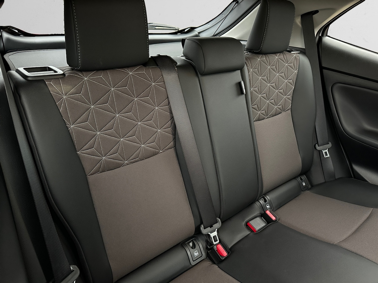 Used Toyota Yaris Cross 2024 for sale - 76948475: Photo 11