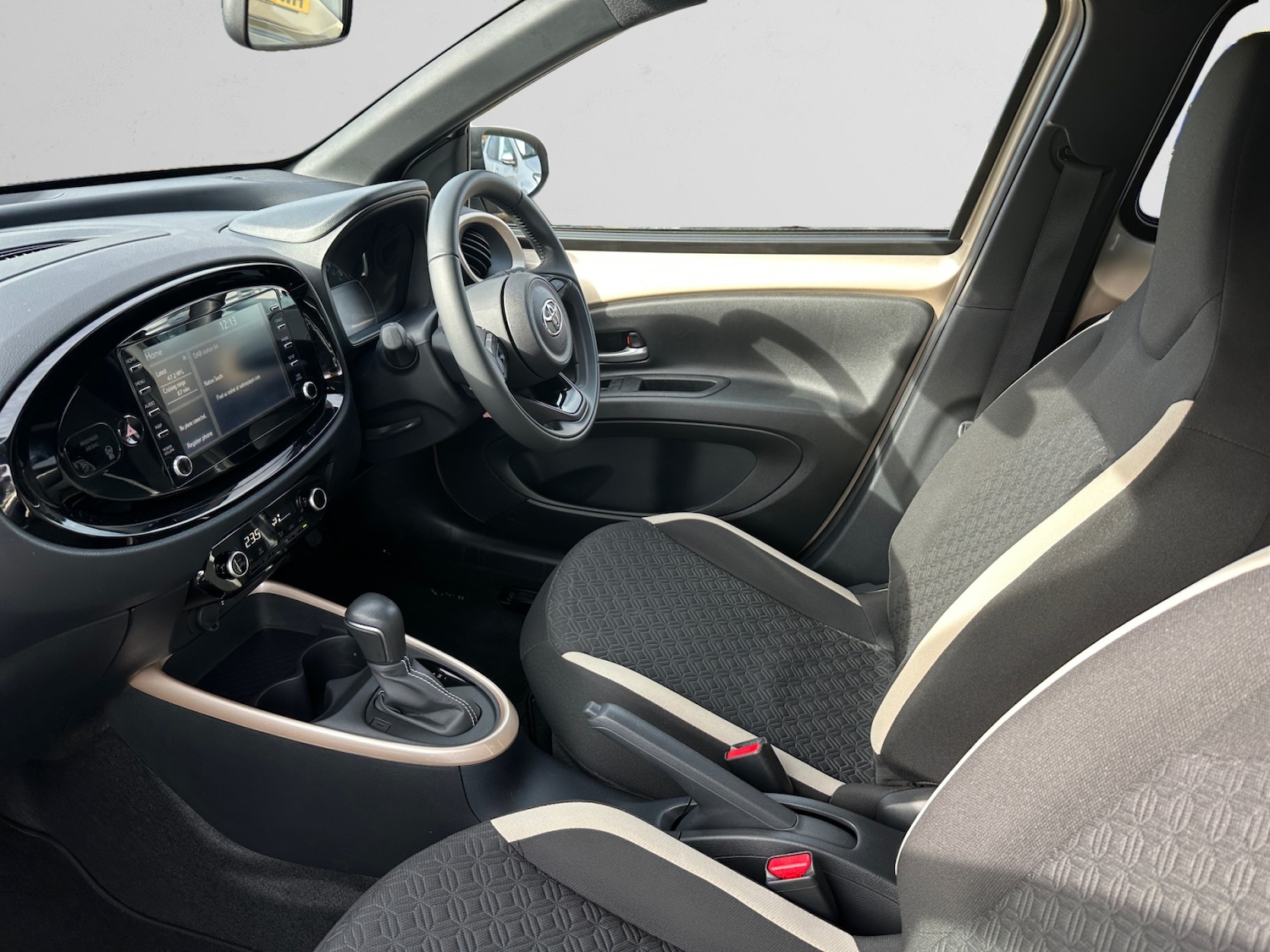 Used Toyota Aygo X 2022 for sale - 76533817: Photo 6