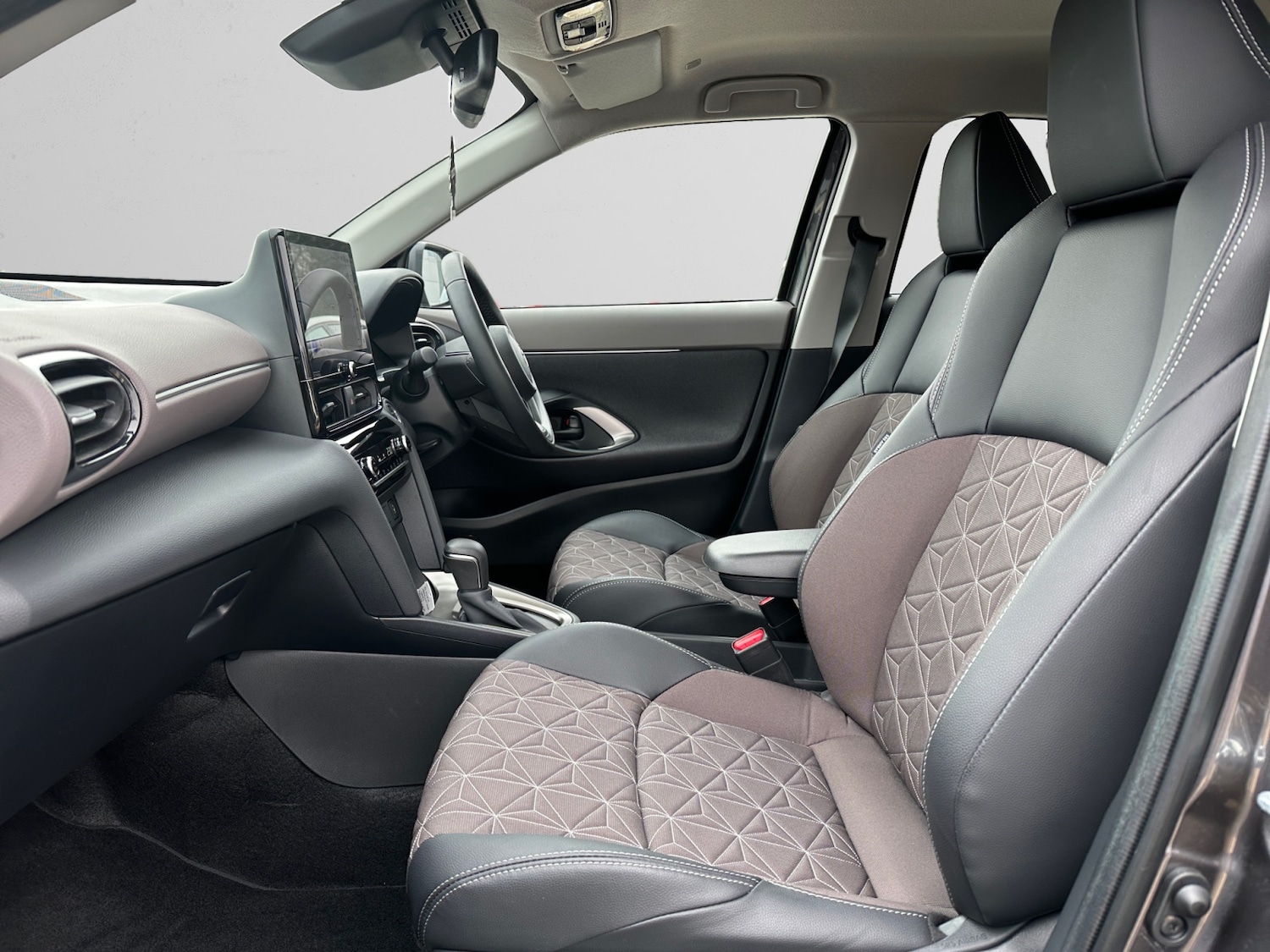 Used Toyota Yaris Cross 2024 for sale - 77778494: Photo 6