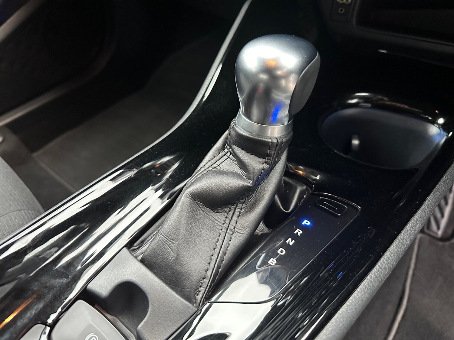 Used Toyota C-HR 2019 for sale - 77186233: Photo 10