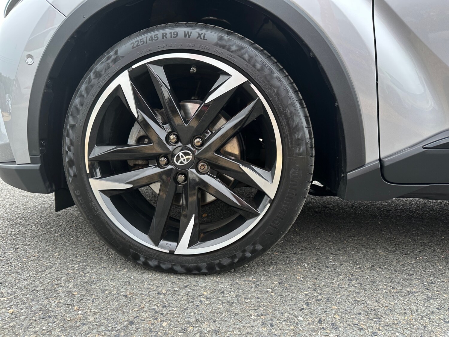 Used Toyota C-HR 2023 for sale - 76534009: Photo 25