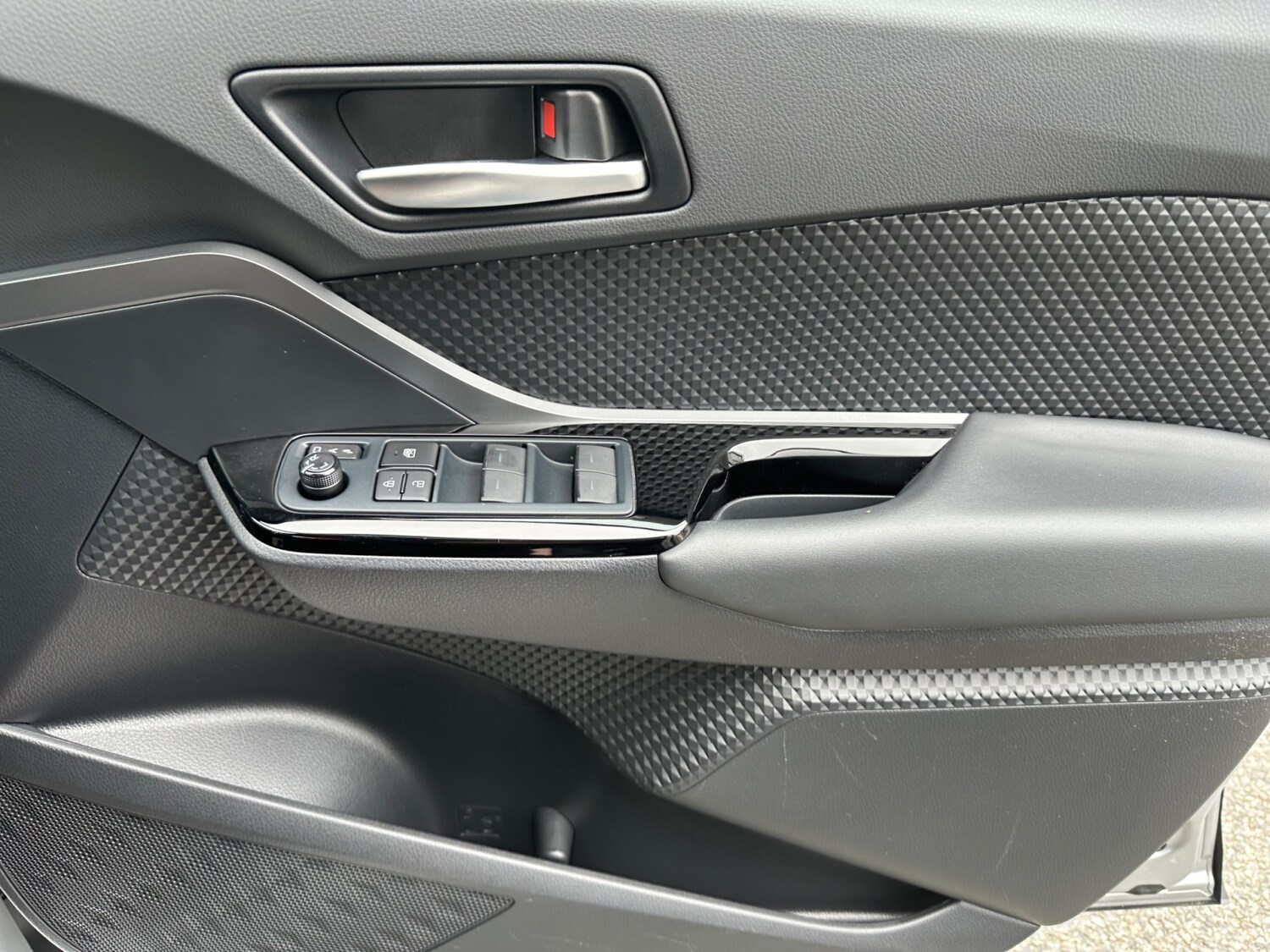 Used Toyota C-HR 2023 for sale - 76534009: Photo 26