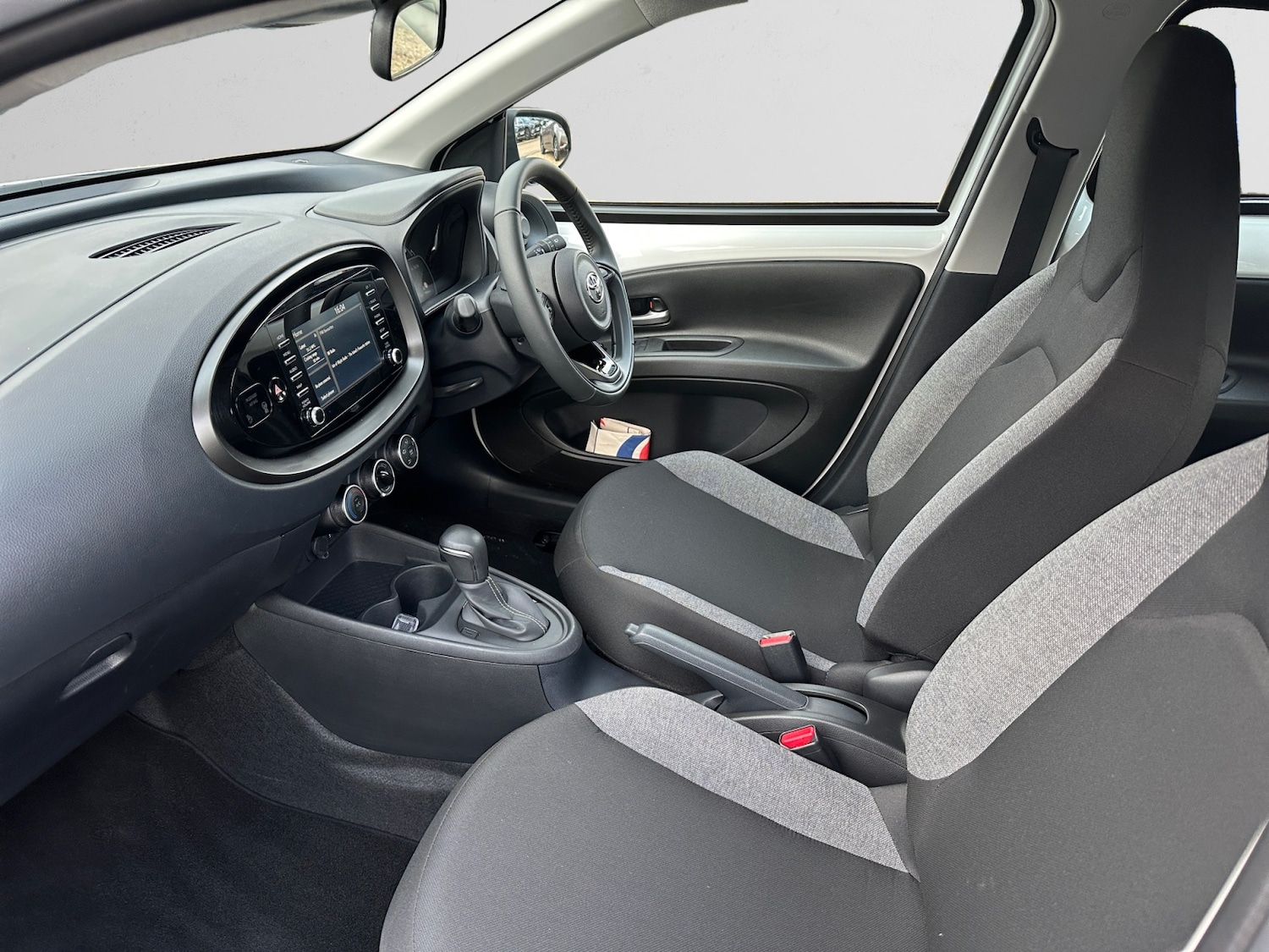 Used Toyota Aygo X 2022 for sale - 76533839: Photo 6