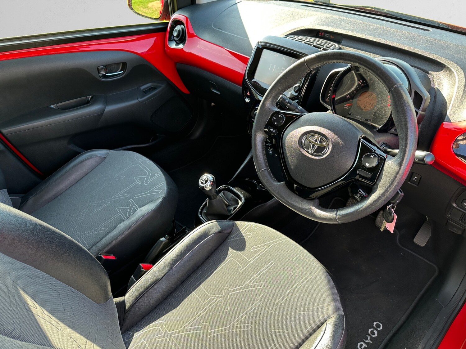 Used Toyota AYGO 2015 for sale - 76861715: Photo 14