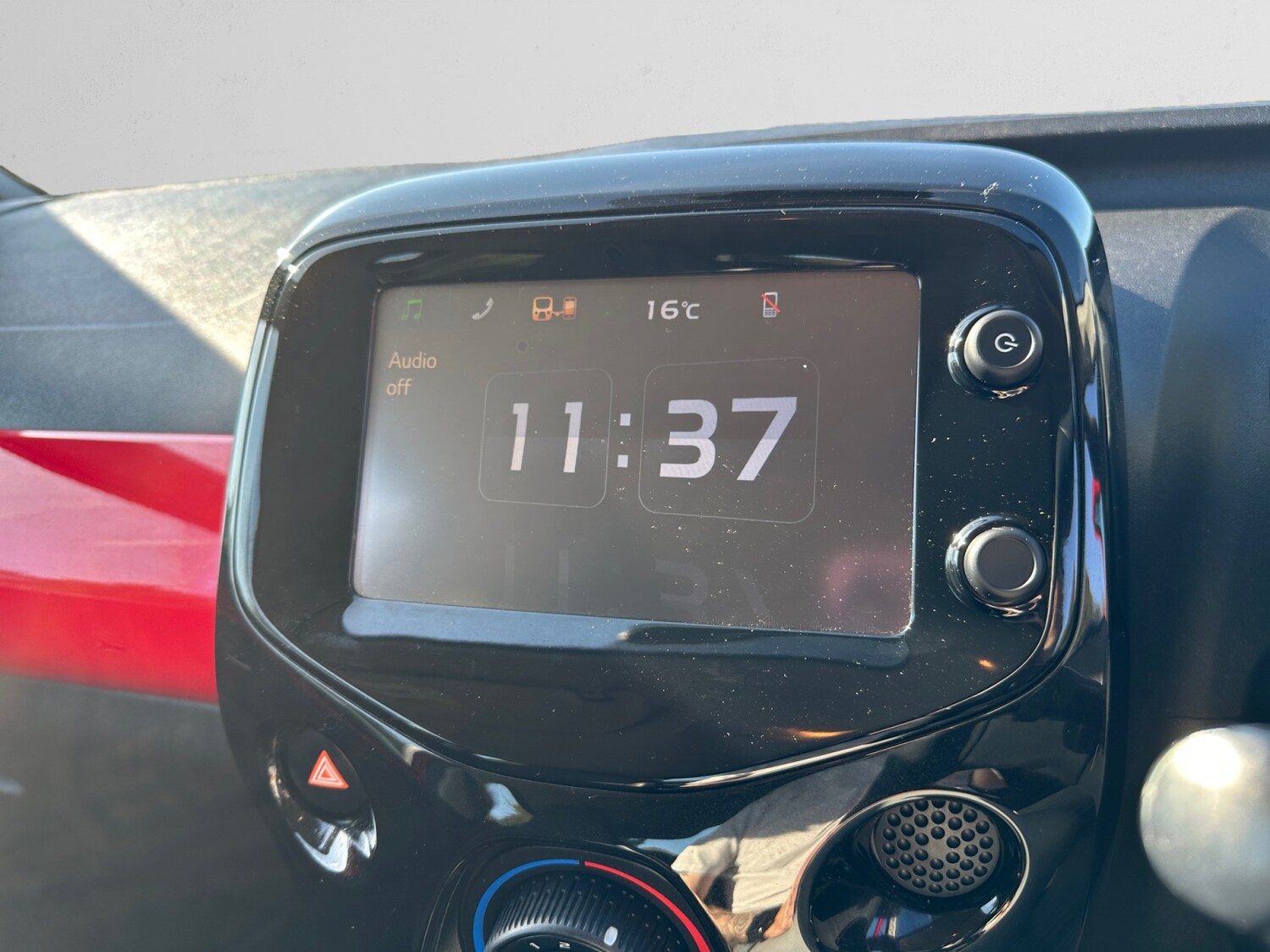 Used Toyota AYGO 2015 for sale - 76861715: Photo 21