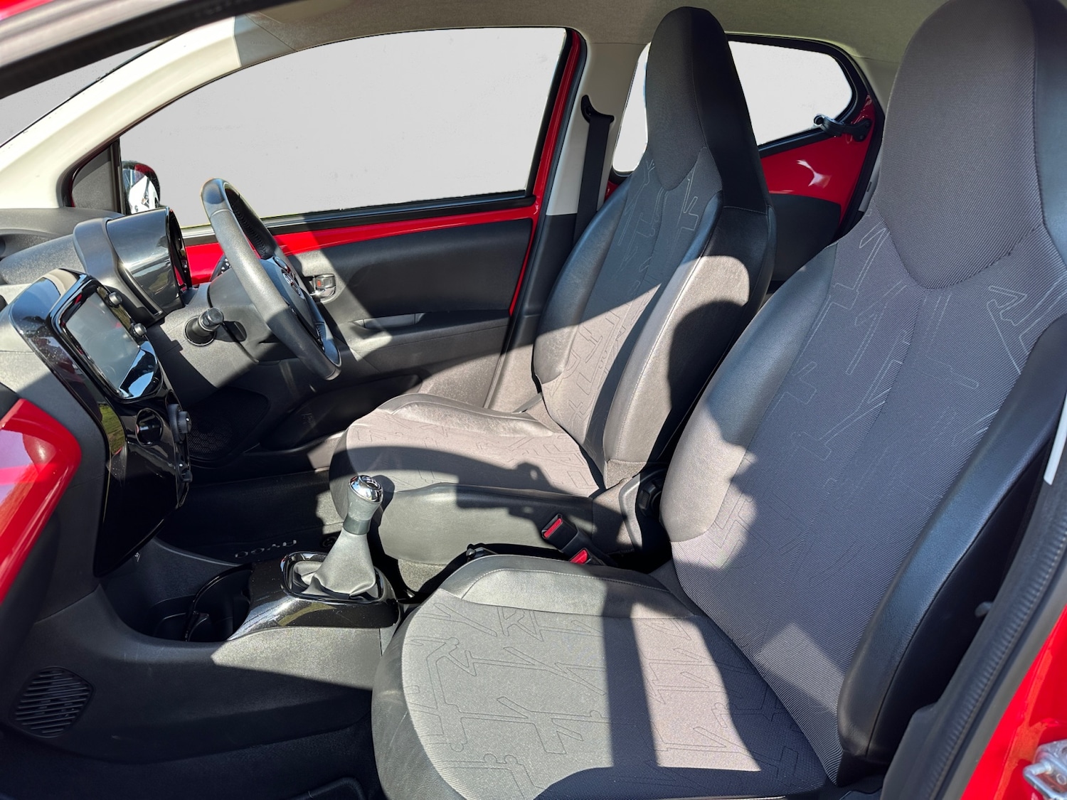 Used Toyota AYGO 2015 for sale - 76861715: Photo 6