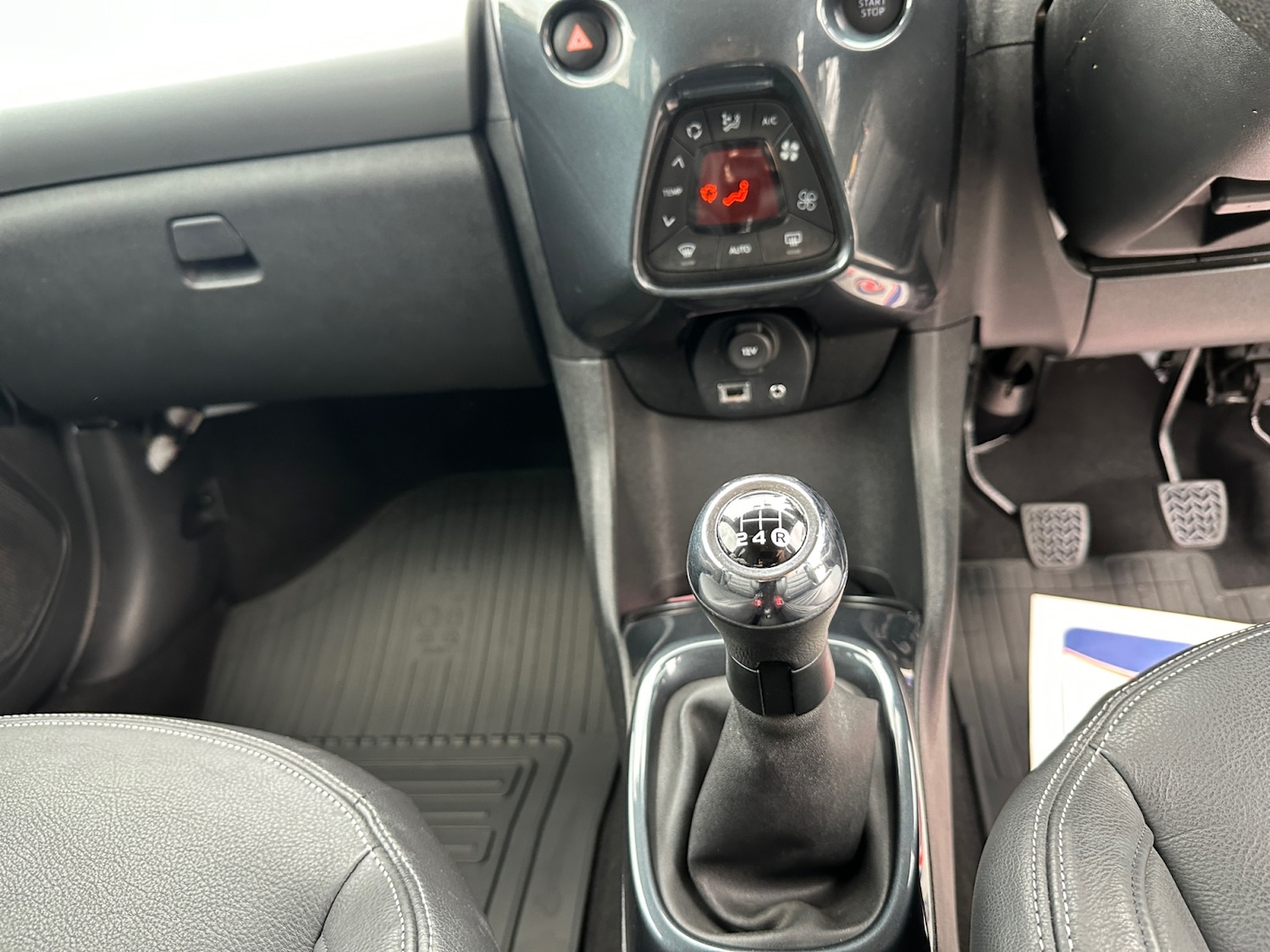 Used Toyota AYGO 2016 for sale - 76533760: Photo 10