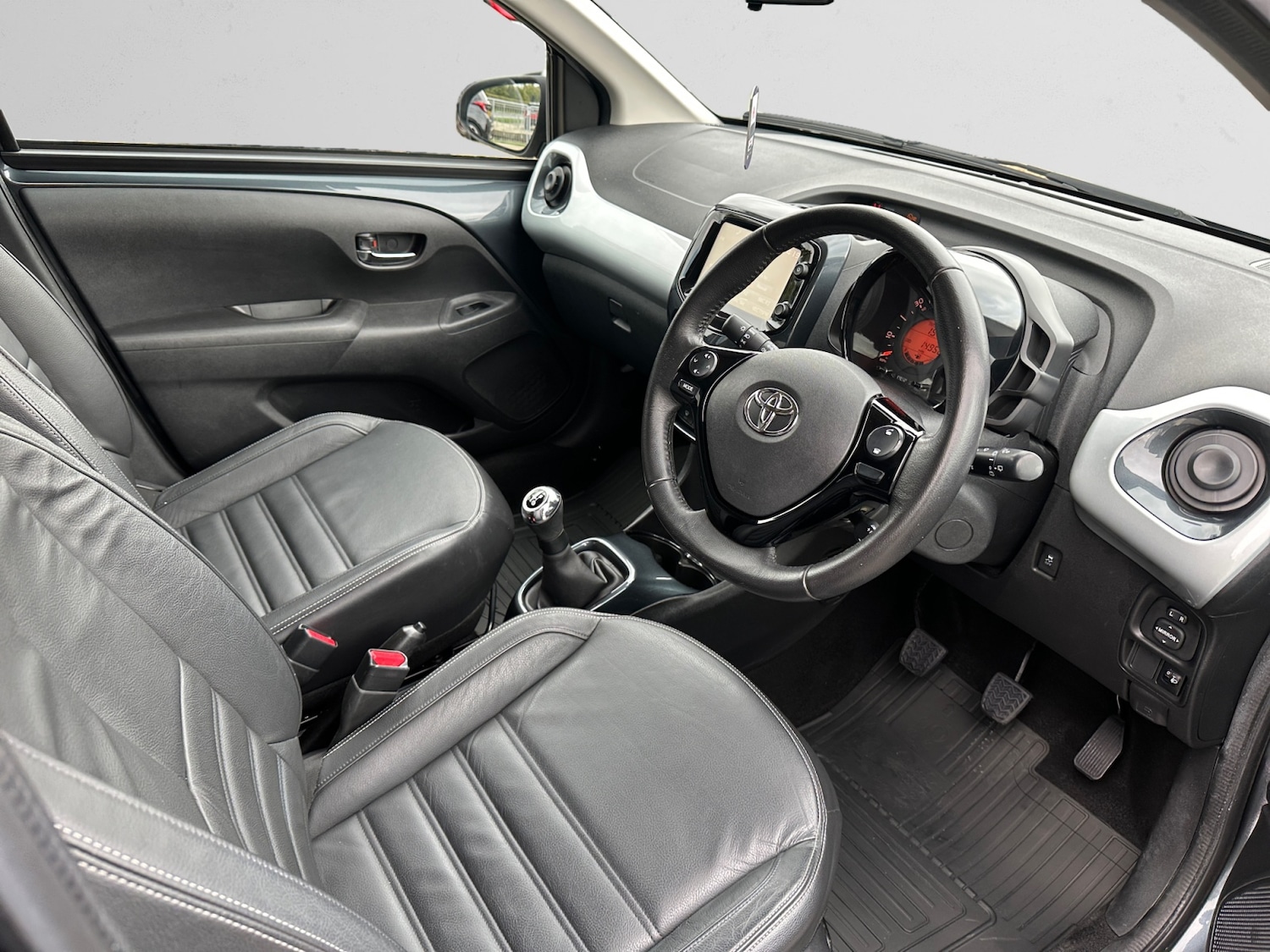 Used Toyota AYGO 2016 for sale - 76533760: Photo 14