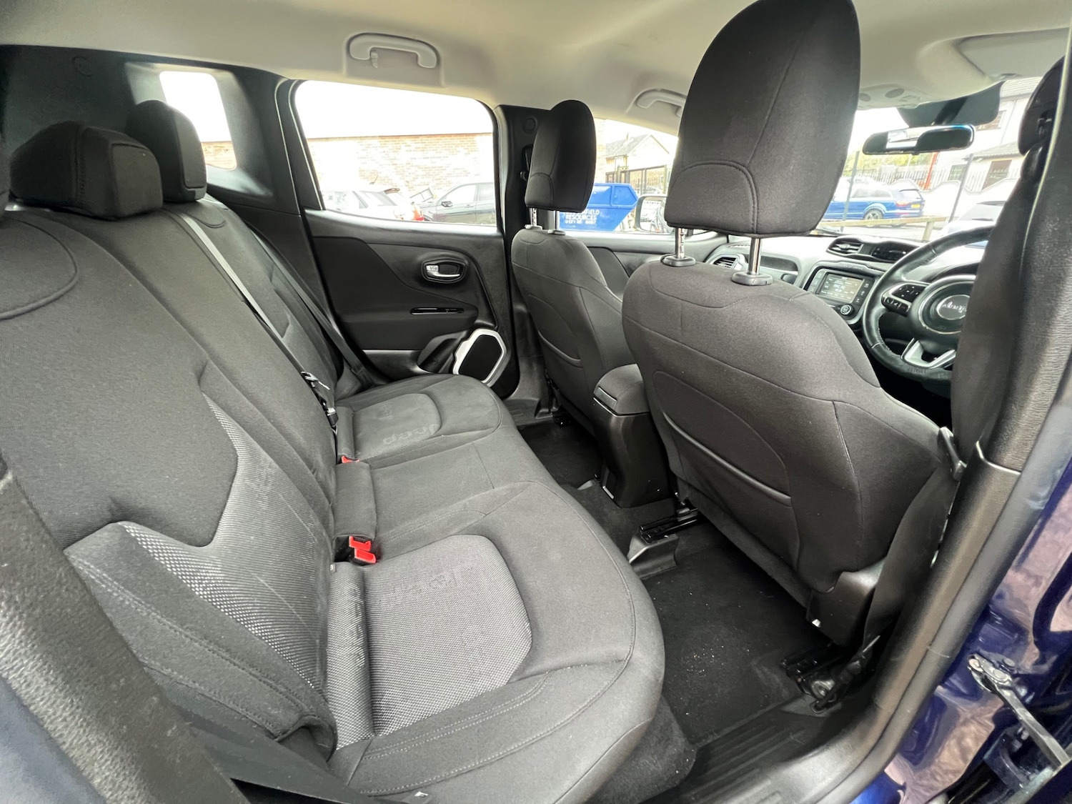 Used Jeep Renegade 2015 for sale - 76309812: Photo 4