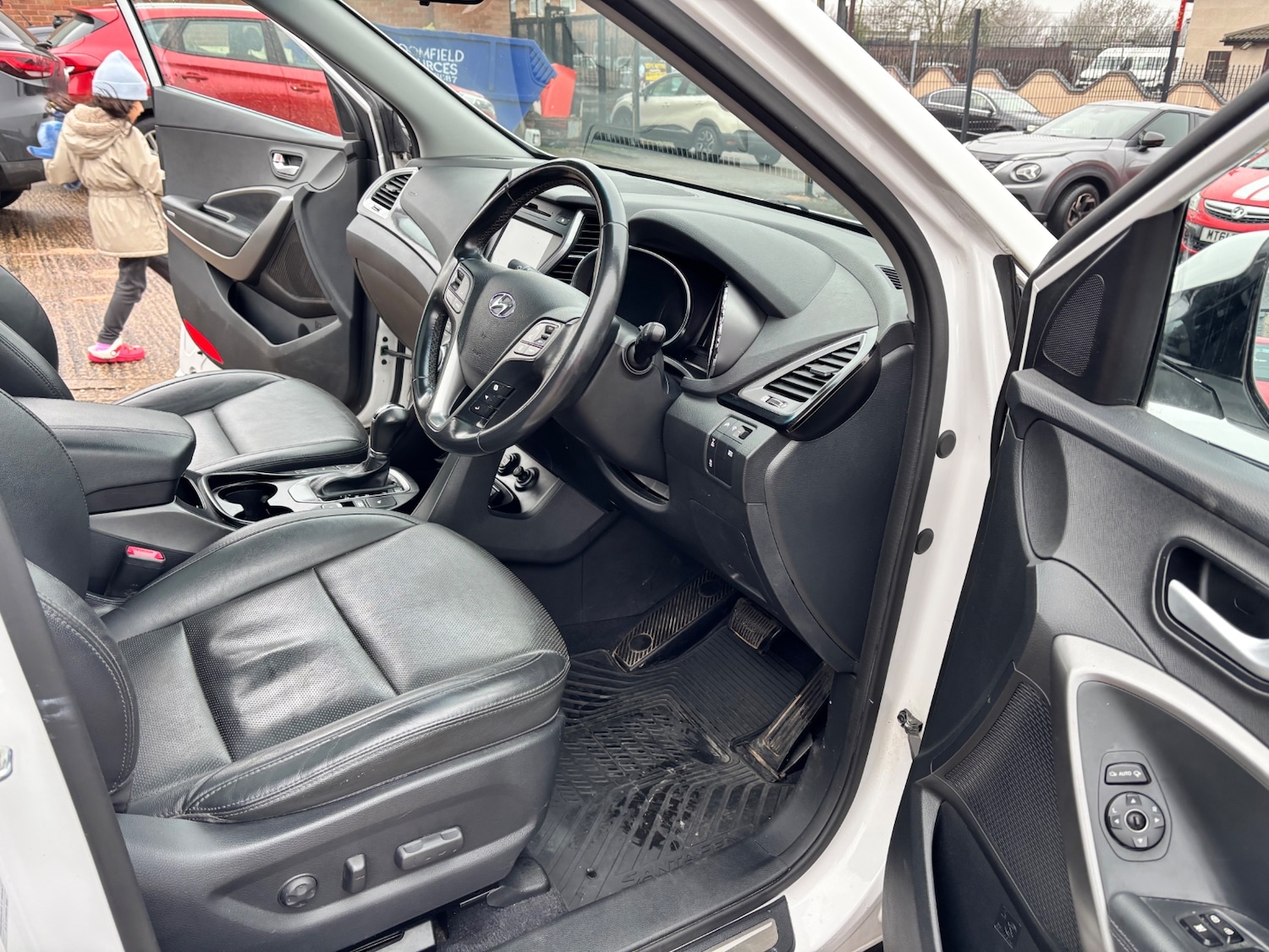 Used Hyundai Santa Fe 2015 for sale - 77137749: Photo 16