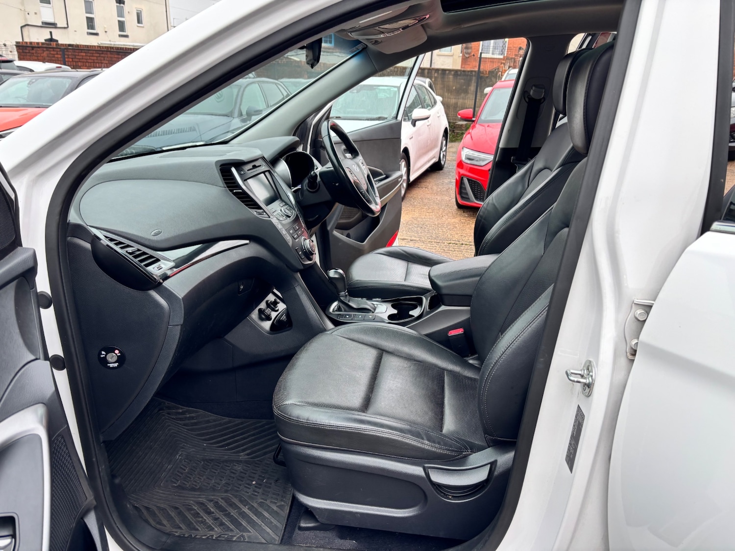 Used Hyundai Santa Fe 2015 for sale - 77137749: Photo 20