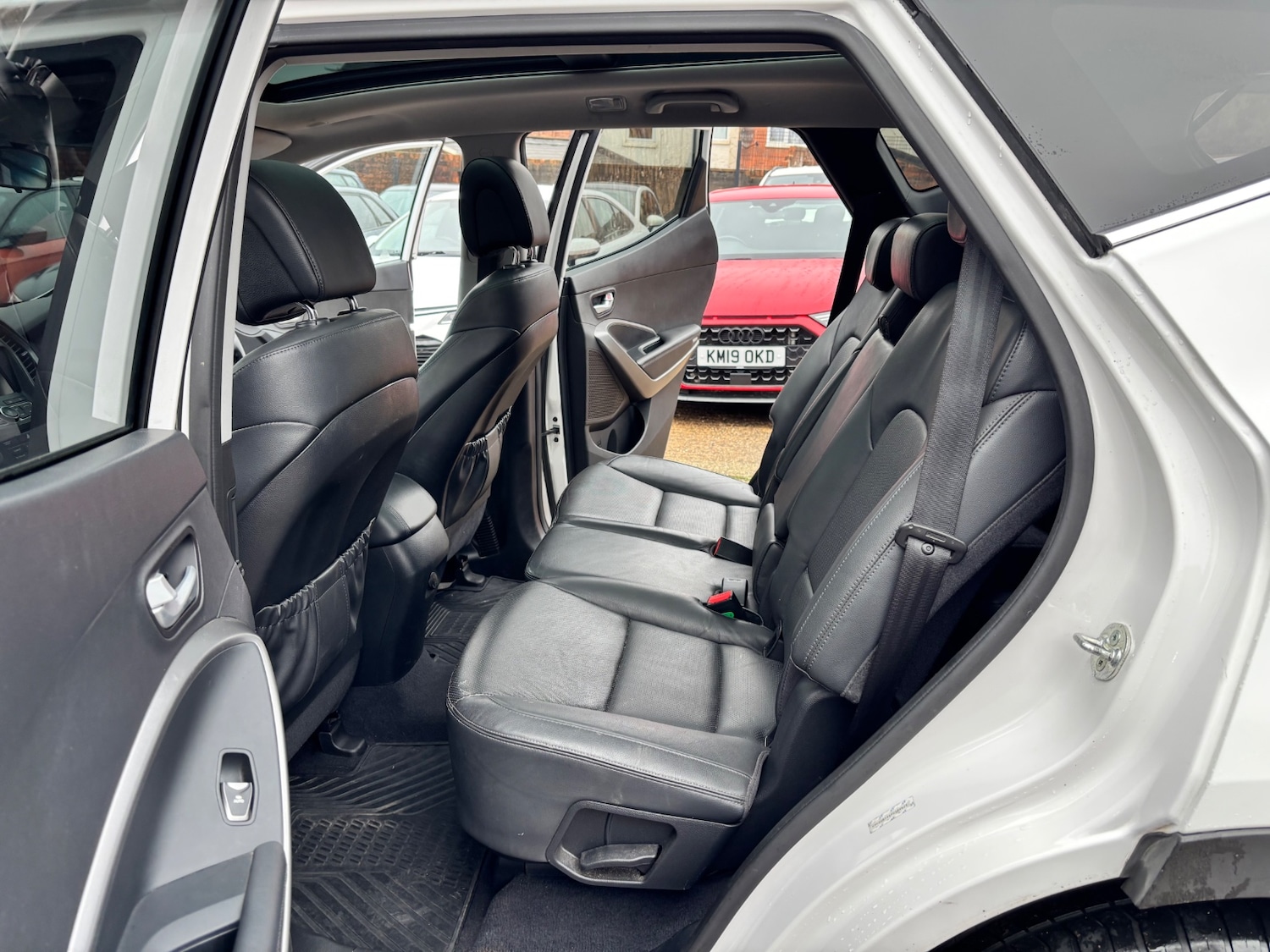 Used Hyundai Santa Fe 2015 for sale - 77137749: Photo 21