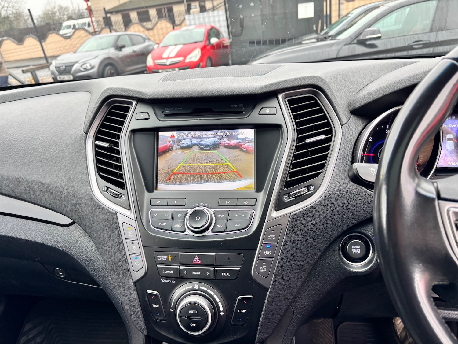 Used Hyundai Santa Fe 2015 for sale - 77137749: Photo 23