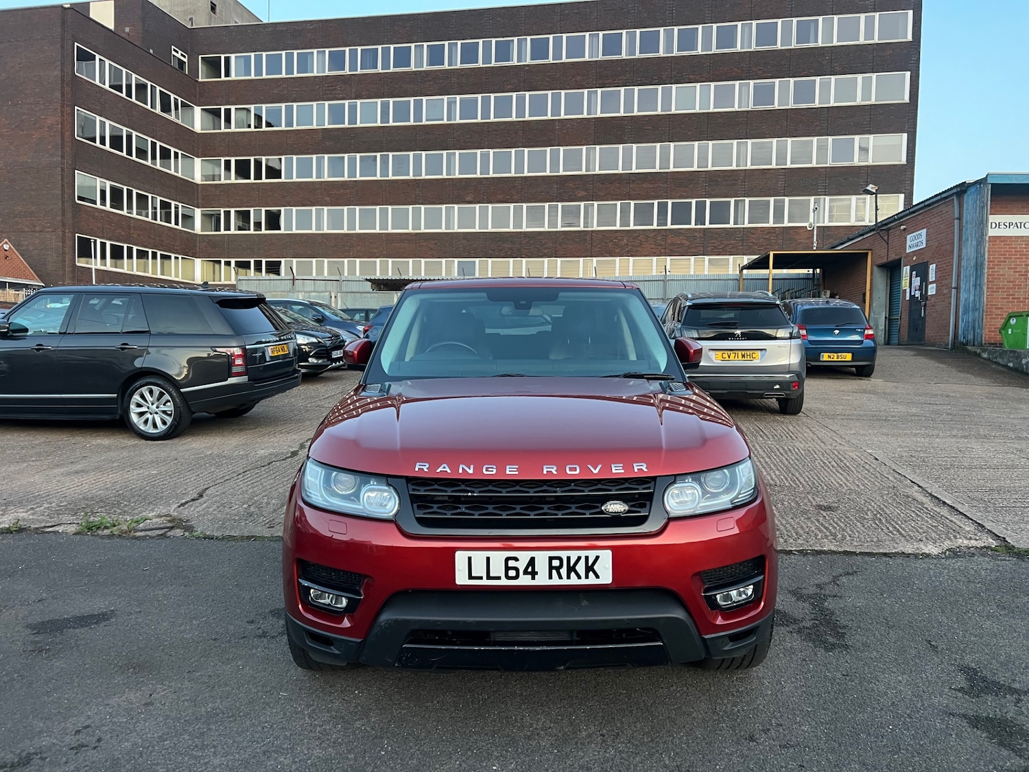 Used Land Rover Range Rover Sport 2014 for sale - 75890688: Photo 1
