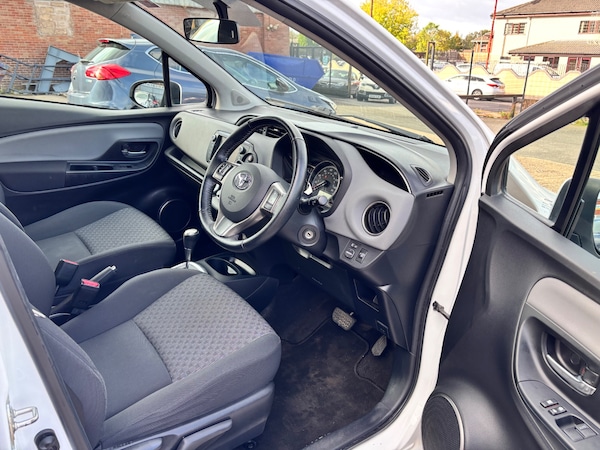 Used Toyota Yaris 2015 for sale - 76177148: Photo 12