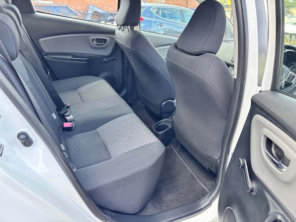 Used Toyota Yaris 2015 for sale - 76177148: Photo 15