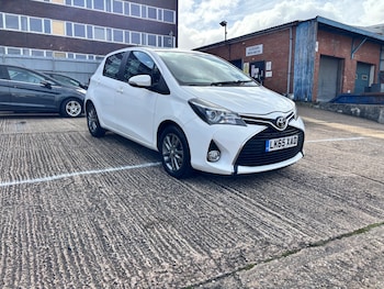 Used Toyota Yaris 2015 for sale - 76177148: Photo 2
