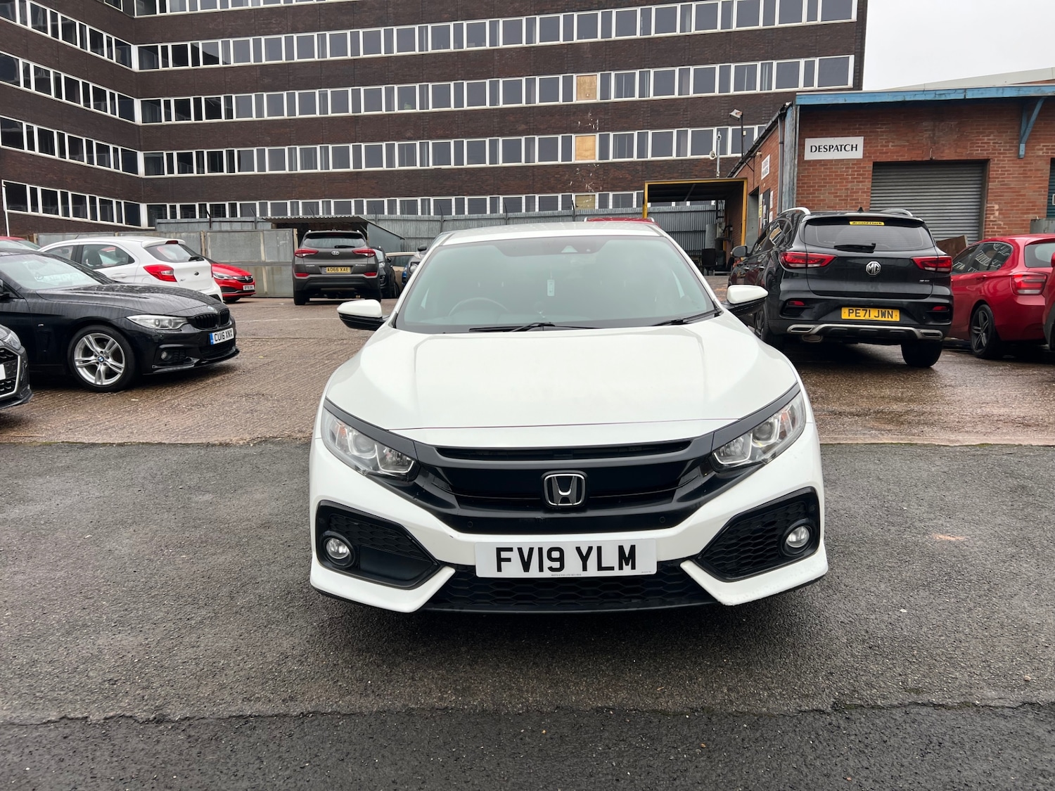 Used Honda Civic 2019 for sale - 77136619: Photo 2