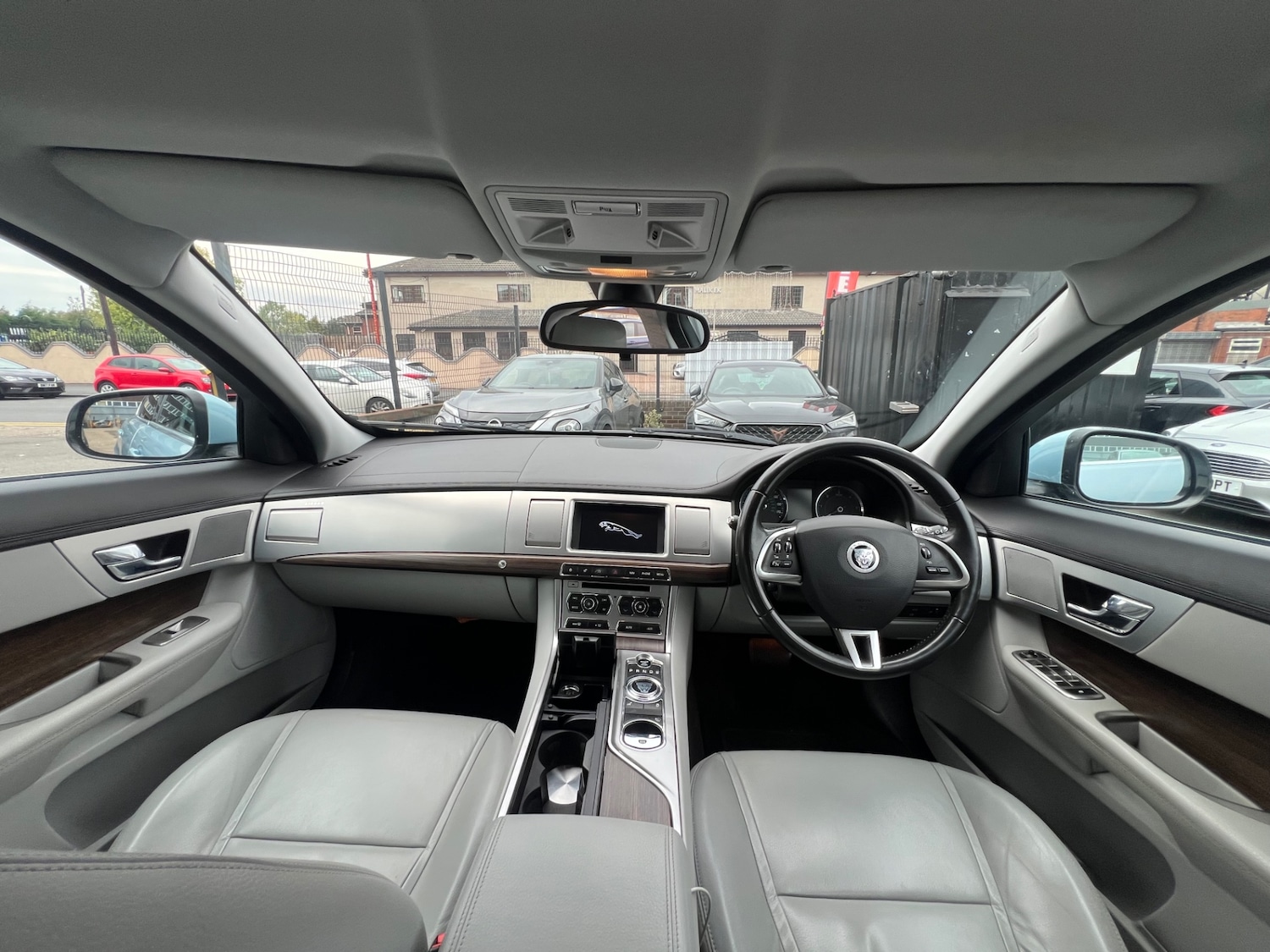 Used Jaguar XF 2012 for sale - 76436358: Photo 4