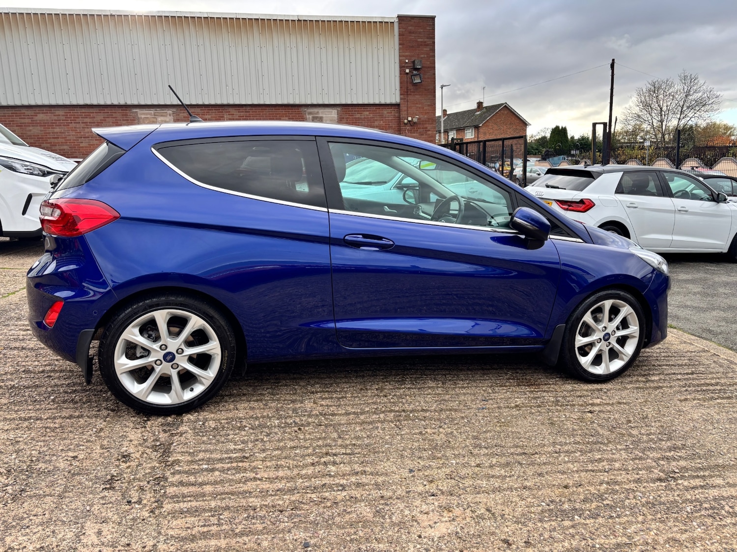 Used Ford Fiesta 2017 for sale - 76588870: Photo 9