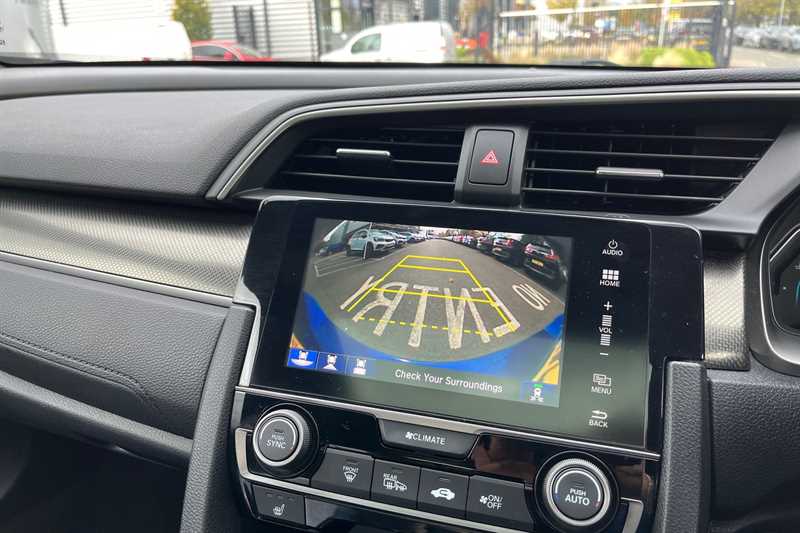 Used Honda Civic 2018 for sale - 76441946: Photo 15