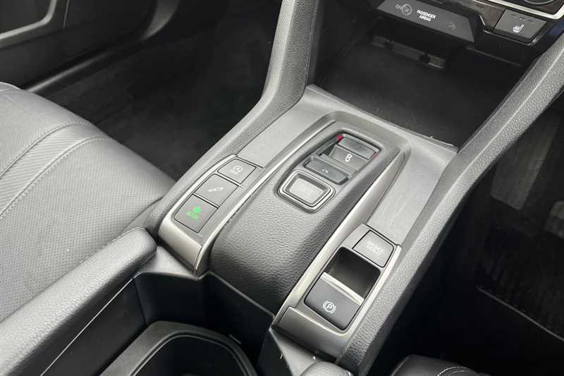 Used Honda Civic 2018 for sale - 76441946: Photo 20