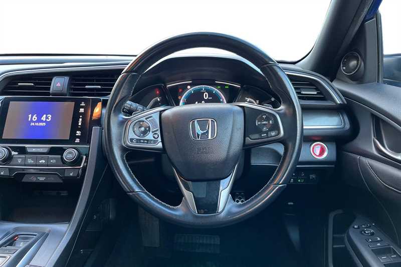 Used Honda Civic 2018 for sale - 76372682: Photo 13