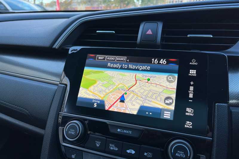 Used Honda Civic 2018 for sale - 76372682: Photo 15