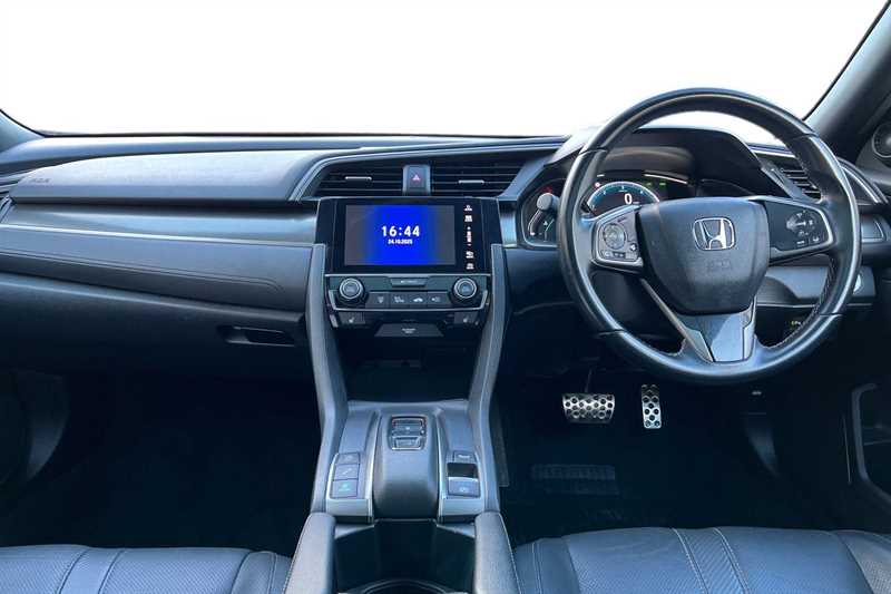 Used Honda Civic 2018 for sale - 76372682: Photo 4